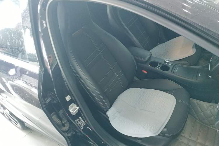 Used Mercedes-Benz A-Class 2015 A 200 Fashion Model Right Front Seat