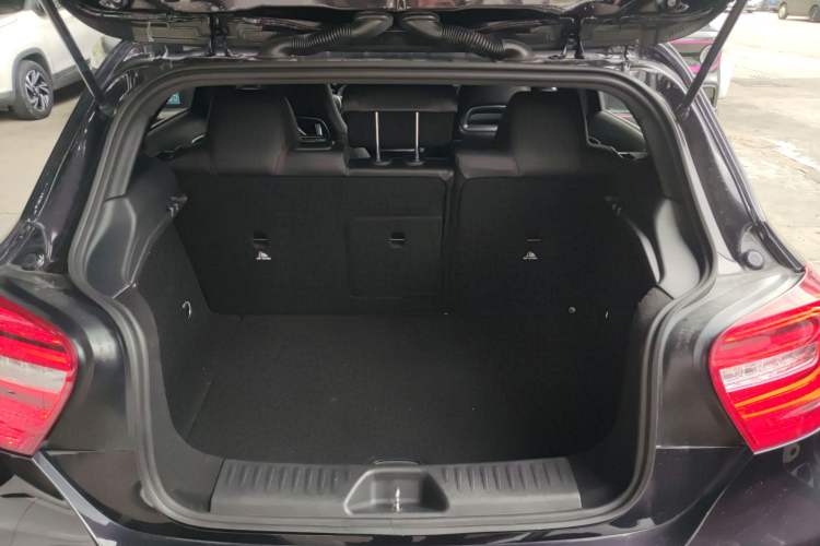 Used Mercedes-Benz A-Class 2015 A 200 Sport Edition Trunk