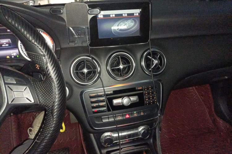 Used Mercedes-Benz A-Class 2015 A 200 Fashion Model Audio And AC Panel