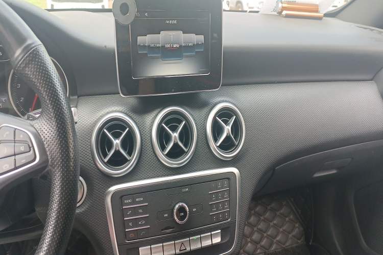 Used Mercedes-Benz A-Class 2015 A 180 Standard Model Audio And AC Panel