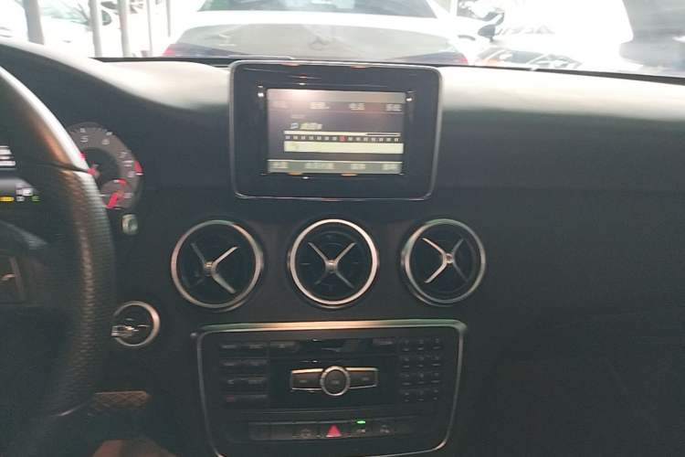 Used Mercedes-Benz A-Class 2015 A 200 Fashion Model Audio And AC Panel