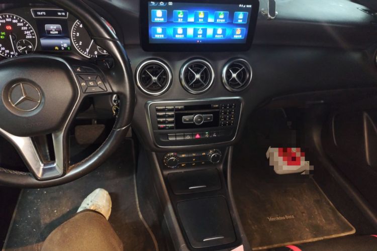 Used Mercedes-Benz A-Class 2015 A 180 Audio And AC Panel