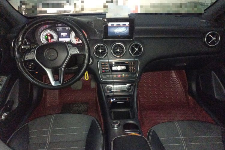 Used Mercedes-Benz A-Class 2015 A 200 Fashion Model Center Console