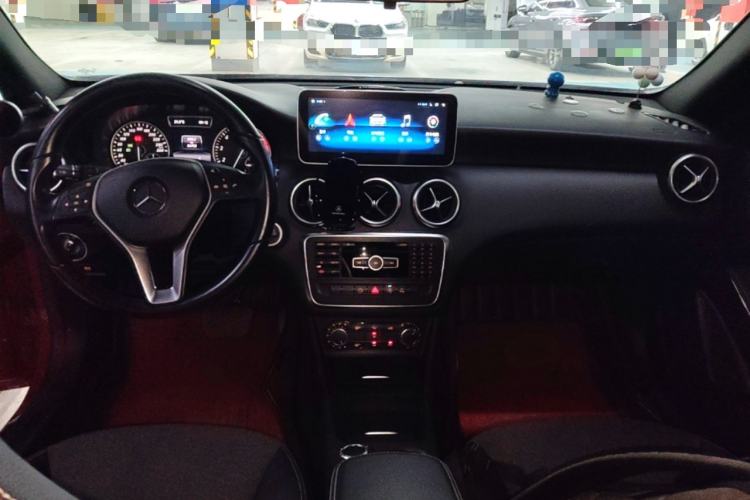 Used Mercedes-Benz A-Class 2015 A 180 Center Console