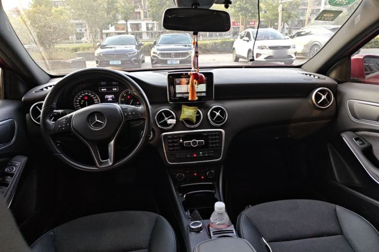 Used Mercedes-Benz A-Class 2015 A 180 Center Console