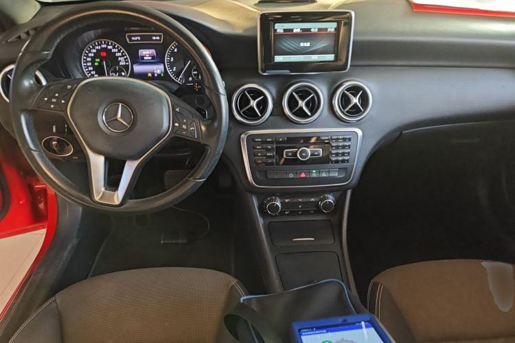 Used Mercedes-Benz A-Class 2015 A 180 Standard Model Center Console