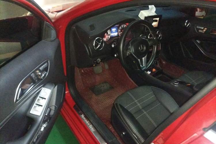 Used Mercedes-Benz A-Class 2015 A 200 Fashion Model Driver Seat