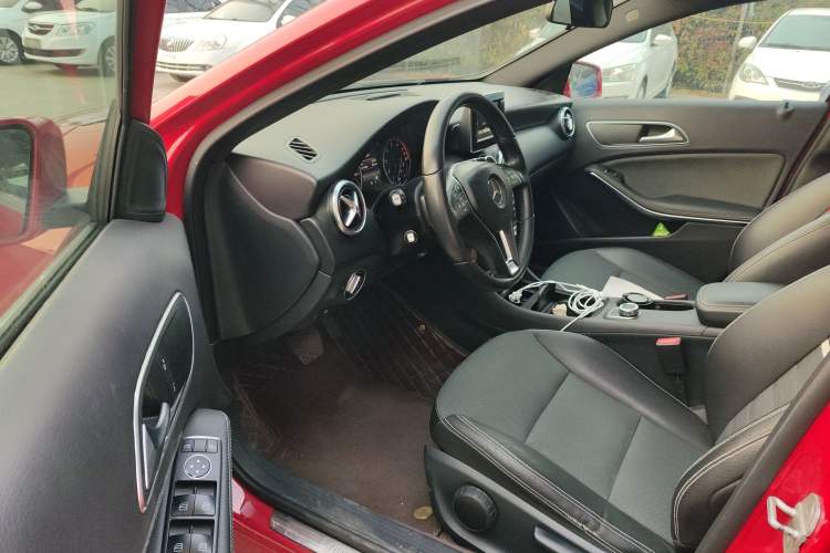 Used Mercedes-Benz A-Class 2015 A 180 Driver Seat