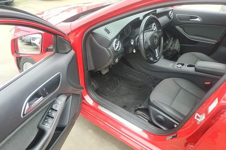 Used Mercedes-Benz A-Class 2015 A 180 Driver Seat