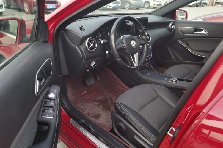 Used Mercedes-Benz A-Class 2015 A 180 Driver Seat