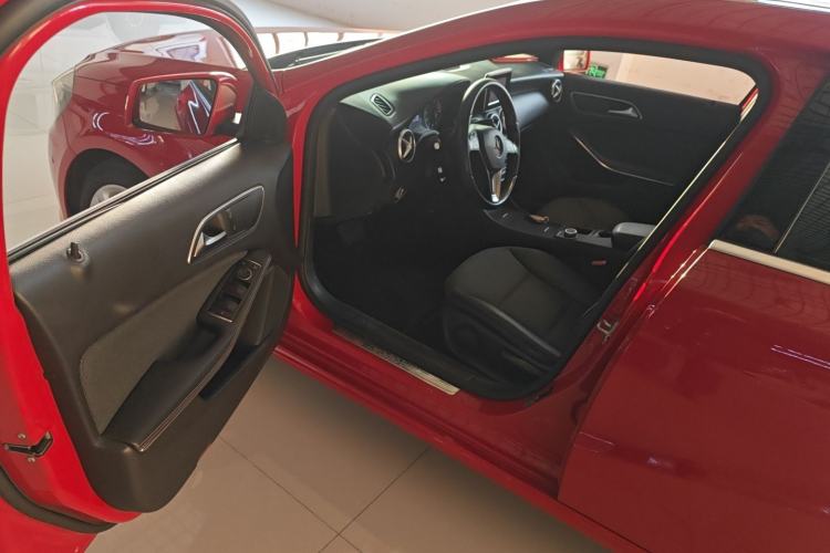 Used Mercedes-Benz A-Class 2015 A 180 Standard Model Driver Seat