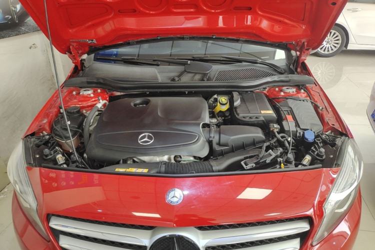 Used Mercedes-Benz A-Class 2015 A 200 Fashion Model Engine Bay