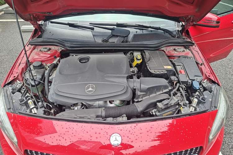 Used Mercedes-Benz A-Class 2015 A 200 Fashion Model Engine Bay