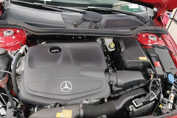 Used Mercedes-Benz A-Class 2015 A 200 Fashion Model Engine Bay