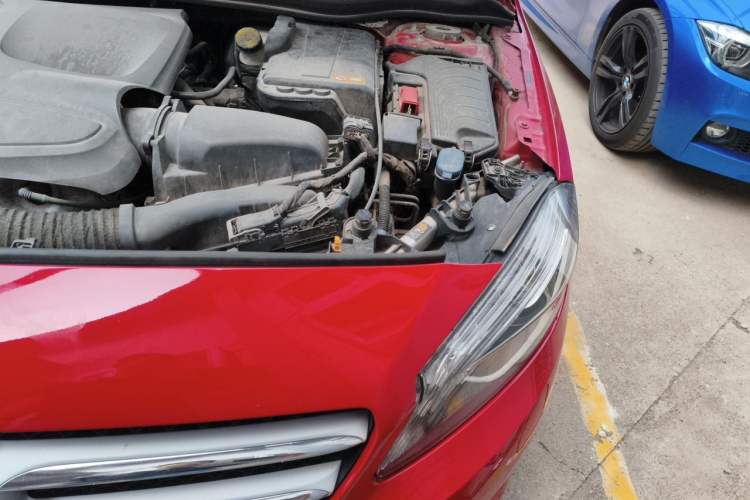 Used Mercedes-Benz A-Class 2015 A 200 Fashion Model Engine Bay Left