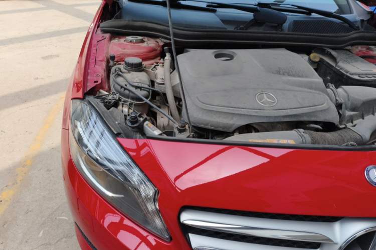 Used Mercedes-Benz A-Class 2015 A 200 Fashion Model Engine Bay Right