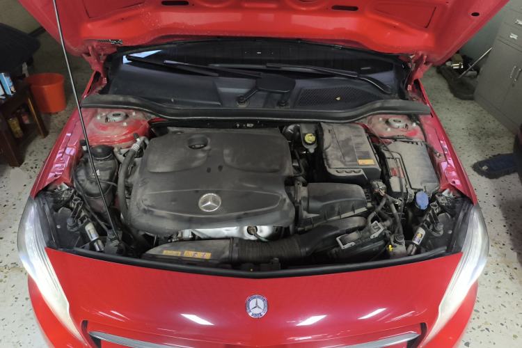 Used Mercedes-Benz A-Class 2015 A 180 Engine Bay
