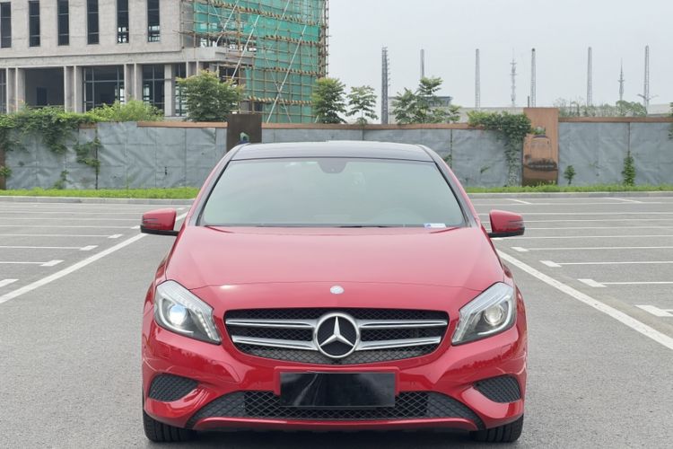 Used Mercedes-Benz A-Class 2015 A 200 Fashion Model Exterior 4