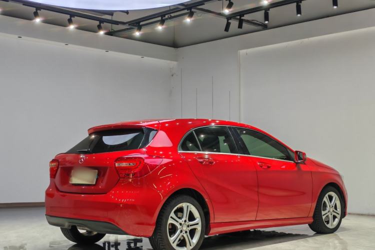 Used Mercedes-Benz A-Class 2015 A 180 Exterior 5