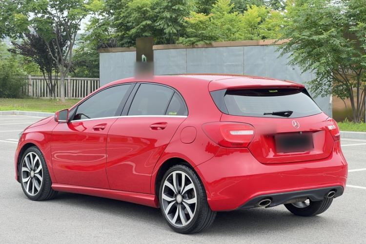Used Mercedes-Benz A-Class 2015 A 200 Fashion Model Exterior 9