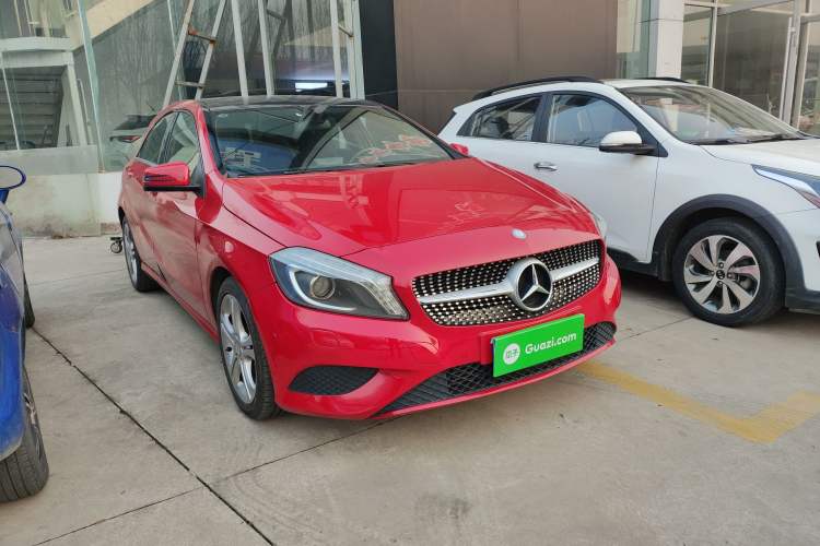 Used Mercedes-Benz A-Class 2015 A 180 Front Right 45 Deg