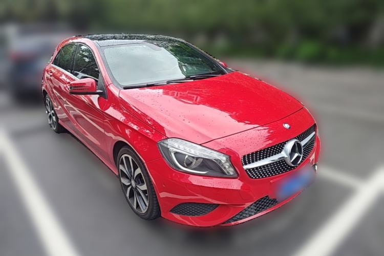 Used Mercedes-Benz A-Class 2015 A 200 Fashion Model Front Right 45 Deg