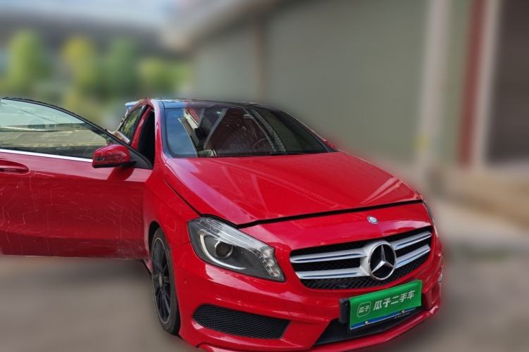 Used Mercedes-Benz A-Class 2015 A 200 Sport Edition Front Right 45 Deg