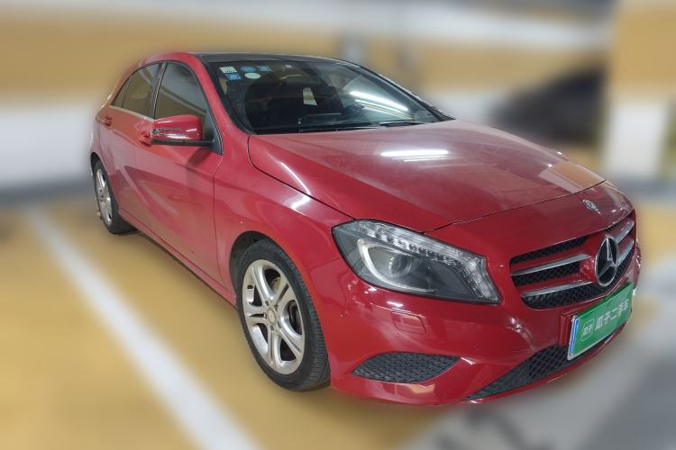 Used Mercedes-Benz A-Class 2015 A 180 Front Right 45 Deg