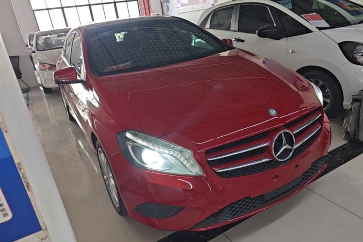 Used Mercedes-Benz A-Class 2015 A 180 Standard Model Front Right 45 Deg