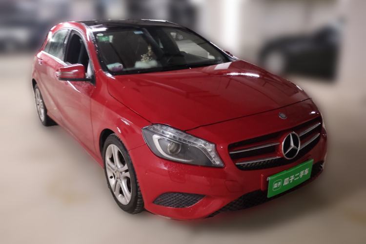 Used Mercedes-Benz A-Class 2015 A 180 Front Right 45 Deg