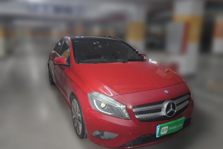 Used Mercedes-Benz A-Class 2015 A 200 Fashion Model Front Right 45 Deg