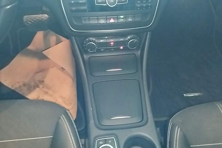 Used Mercedes-Benz A-Class 2015 A 200 Fashion Model Gear Lever