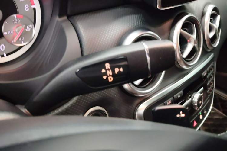 Used Mercedes-Benz A-Class 2015 A 200 Fashion Model Gear Lever