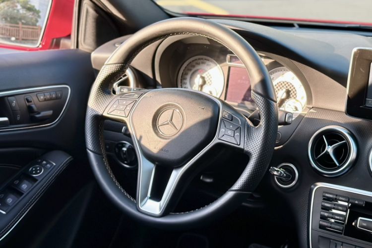 Used Mercedes-Benz A-Class 2015 A 200 Fashion Model Interior 10