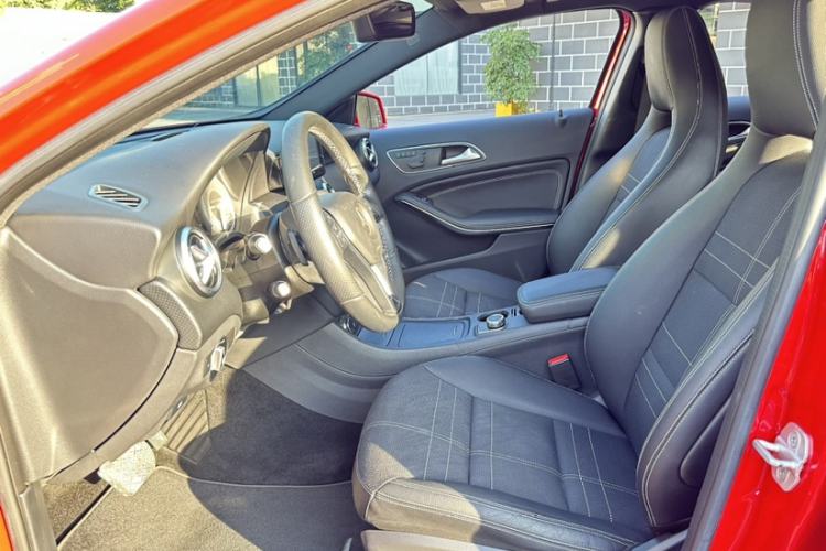 Used Mercedes-Benz A-Class 2015 A 200 Fashion Model Interior 4