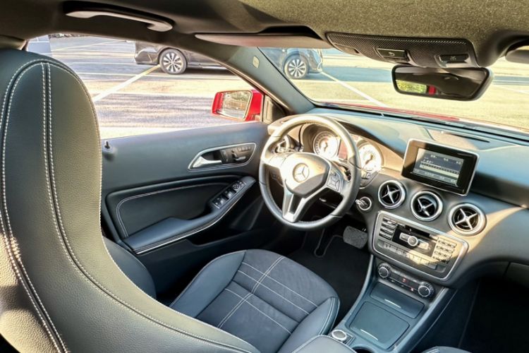 Used Mercedes-Benz A-Class 2015 A 200 Fashion Model Interior 8