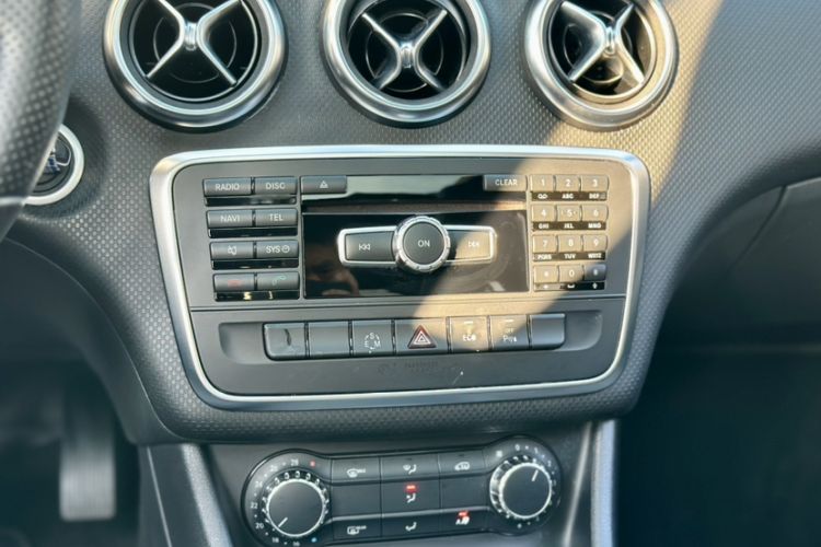 Used Mercedes-Benz A-Class 2015 A 200 Fashion Model Interior 9
