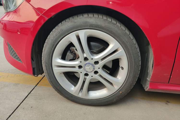 Used Mercedes-Benz A-Class 2015 A 180 Left Front Wheel Hub