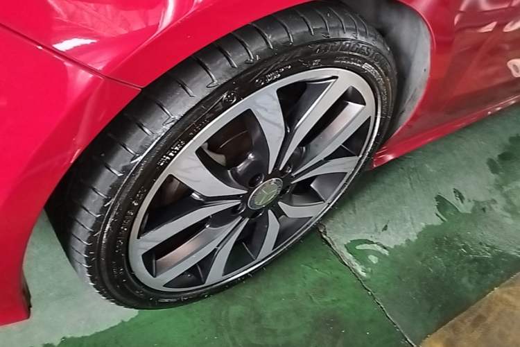 Used Mercedes-Benz A-Class 2015 A 200 Fashion Model Left Front Wheel Hub