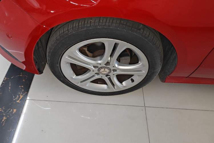 Used Mercedes-Benz A-Class 2015 A 180 Standard Model Left Front Wheel Hub