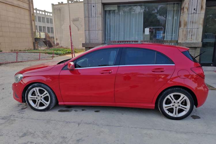 Used Mercedes-Benz A-Class 2015 A 180 Left Side