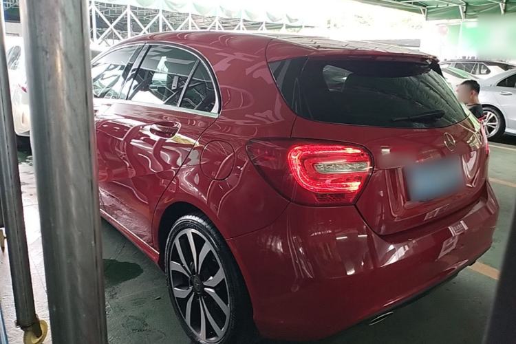 Used Mercedes-Benz A-Class 2015 A 200 Fashion Model Rear Left 45 Deg