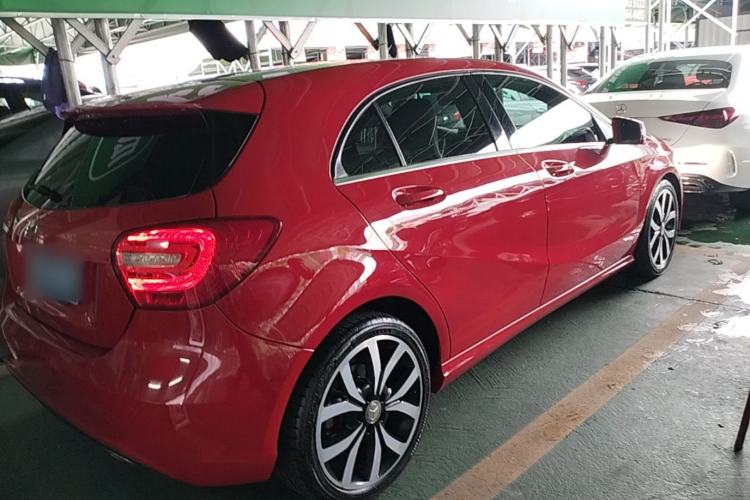 Used Mercedes-Benz A-Class 2015 A 200 Fashion Model Rear Right 45 Deg