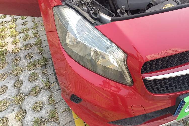 Used Mercedes-Benz A-Class 2015 A 180 Standard Model Right Front Headlight