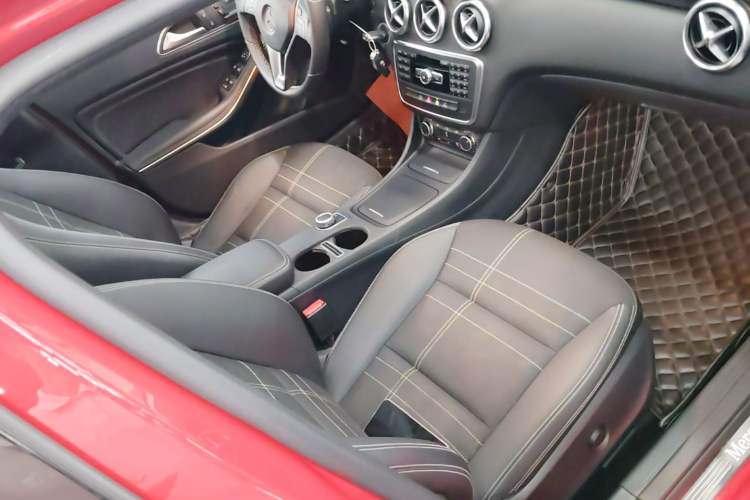 Used Mercedes-Benz A-Class 2015 A 200 Fashion Model Right Front Seat