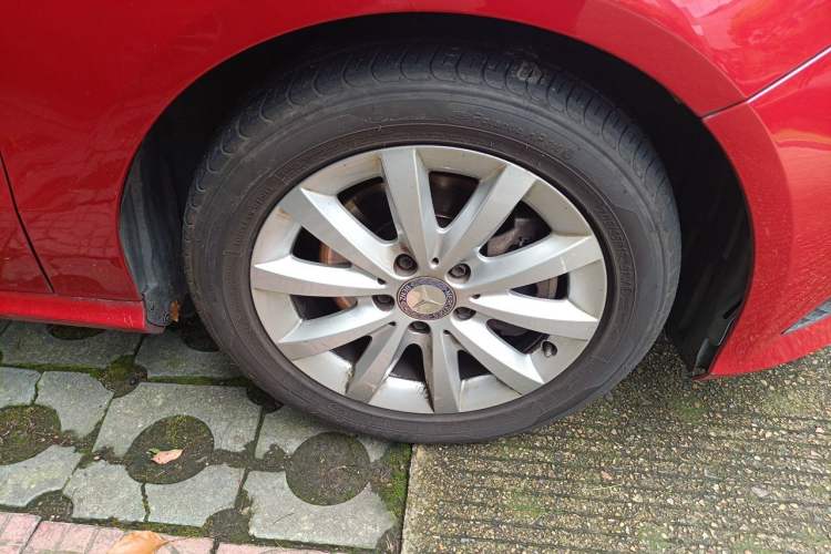 Used Mercedes-Benz A-Class 2015 A 180 Standard Model Right Front Wheel Hub