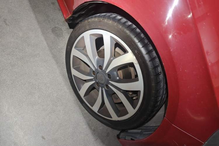 Used Mercedes-Benz A-Class 2015 A 200 Fashion Model Right Front Wheel Hub