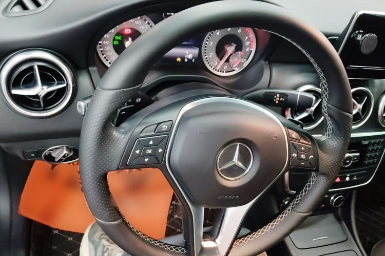 Used Mercedes-Benz A-Class 2015 A 200 Fashion Model Steering Wheel