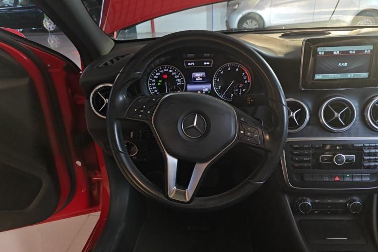 Used Mercedes-Benz A-Class 2015 A 180 Standard Model Steering Wheel