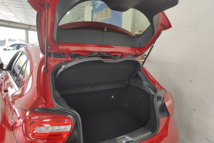 Used Mercedes-Benz A-Class 2015 A 200 Fashion Model Trunk